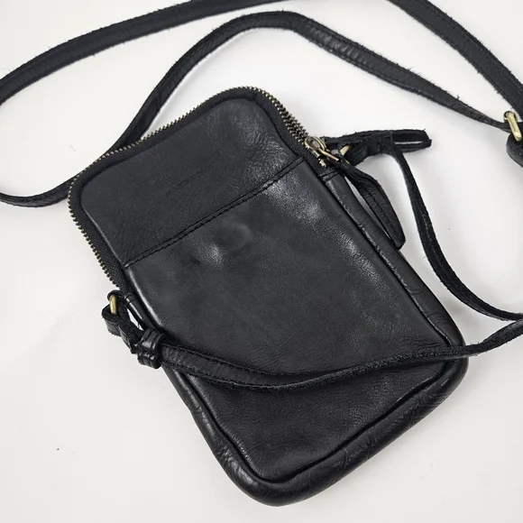 Marta Ponti Black Leather Minimalist Crossbody Bag 5x7.5 - Picture 3 of 9